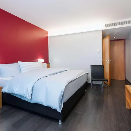 Tryp Hotel 4*