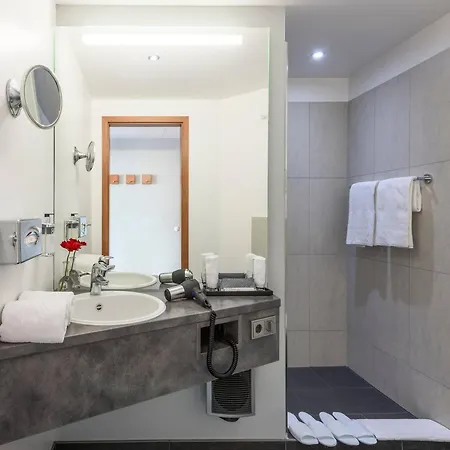 Centrum, Affiliated By Melia Hotell 4*