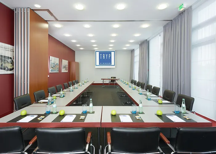 Отель Centrum Affiliated By Melia Вольфсбург