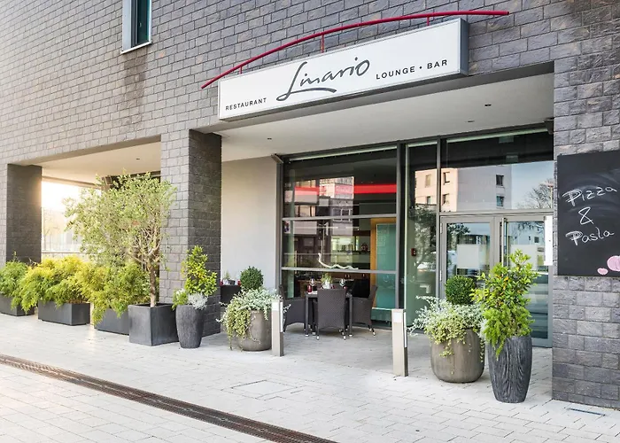 Centrum Affiliated By Melia Отель