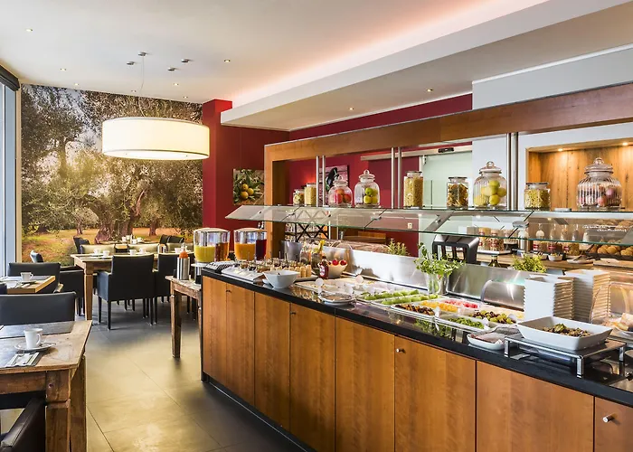 Отель Centrum Affiliated By Melia